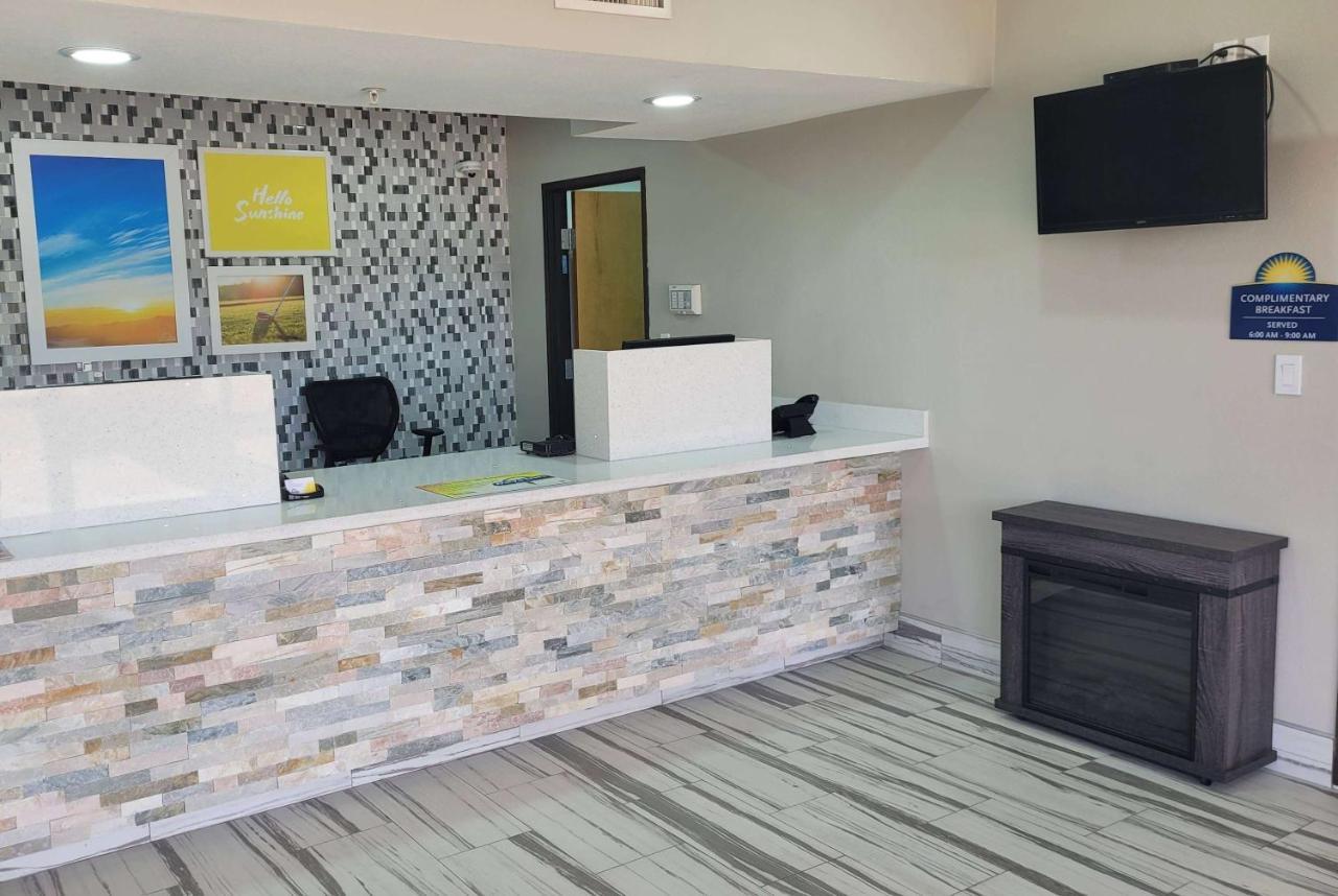 Days Inn By Wyndham Childress Ngoại thất bức ảnh